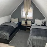 Best-preis Stadtoase 2x Gemuetliche Bis 8 Personen Wlan Vollausstattung Nur Einzelbetten Direkt Im Zentrum Lejlighed