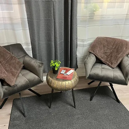 Best-preis Stadtoase 2x Gemuetliche Bis 8 Personen Wlan Vollausstattung Nur Einzelbetten Direkt Im Zentrum * Salzwedel