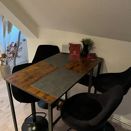 Apartment Best-preis Stadtoase 2x Gemuetliche Bis 8 Personen Wlan Vollausstattung Nur Einzelbetten Direkt Im Zentrum *