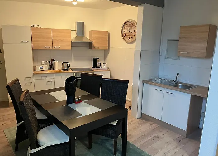 Best-preis Stadtoase 2x Gemuetliche Bis 8 Personen Wlan Vollausstattung Nur Einzelbetten Direkt Im Zentrum Salzwedel